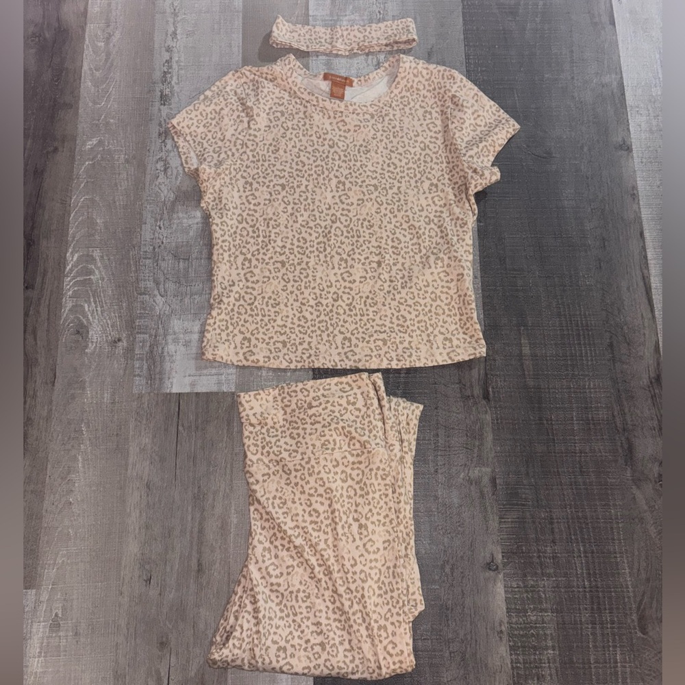 NWOT Since Forever Leopard Print Lounge Set